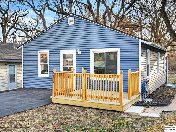 3317 N 39th St, Omaha, NE 68111