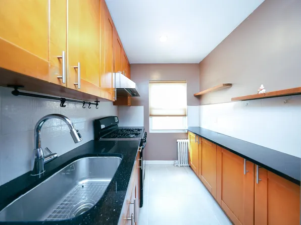 271 Bay 19th Street image 12 of 24