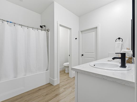 5th image of 23841 Parke Ct