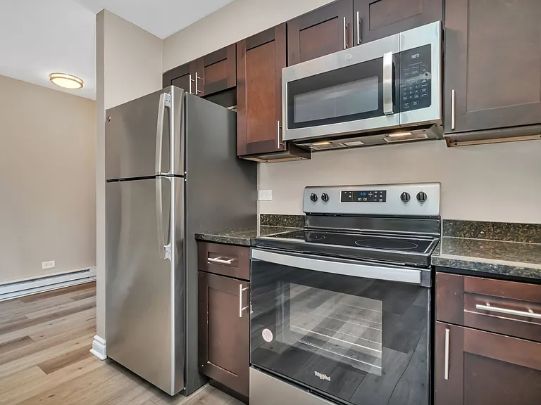 Iron Gate Apartments — Photo 30