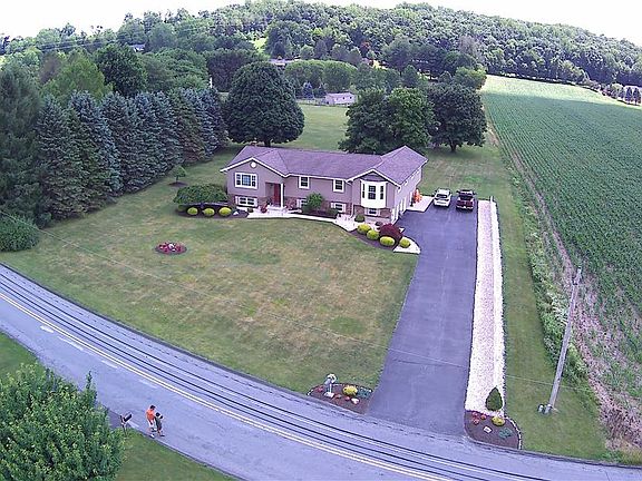 4th image of 3549 Cedar Dr