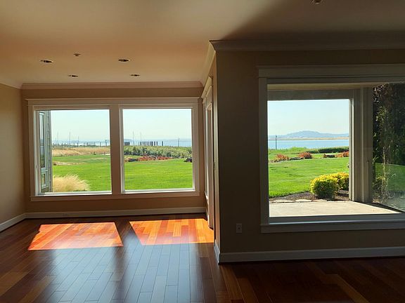 3rd image of 5421 SE Scenic Ln Unit 100