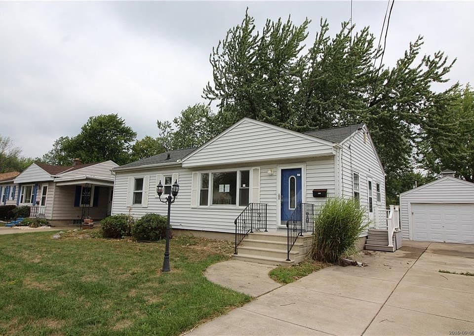 1st image of 221 Dekalb St
