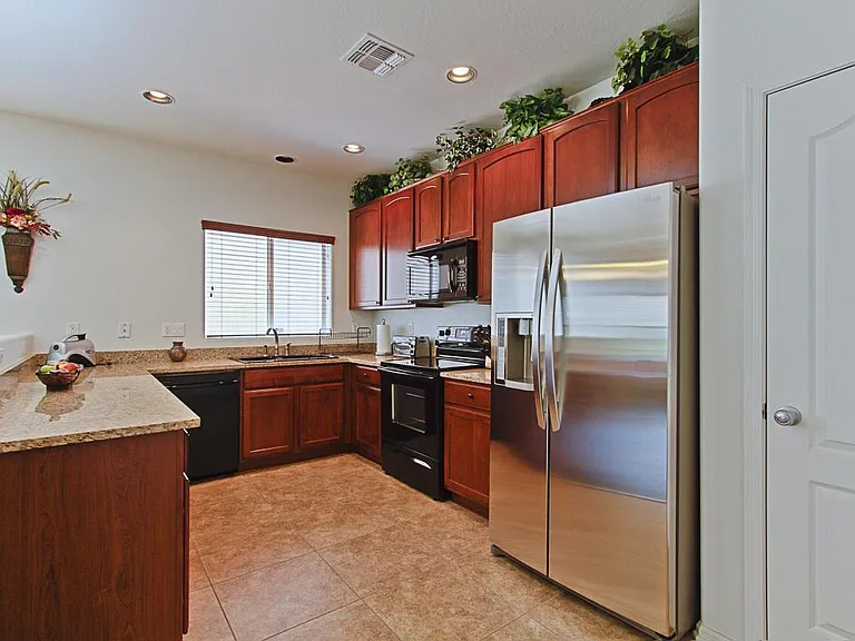 1035 S Cheshire Ln — Photo 3