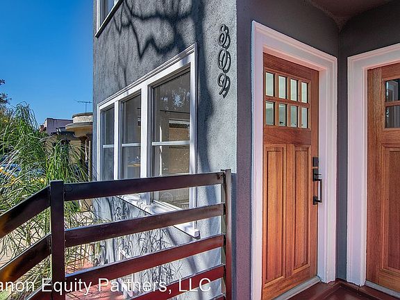 3rd image of 807 W 41st St #8260312
