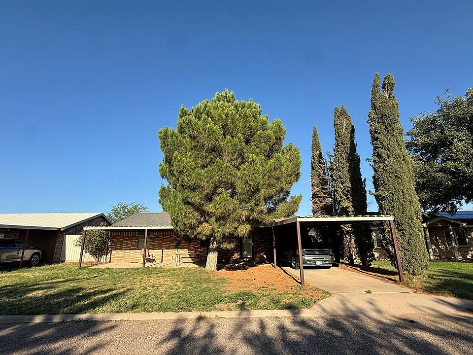 1st image of 106 N Pyote Ave