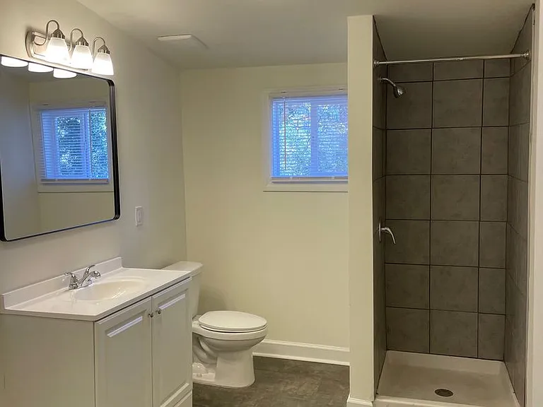 1125 N Main St — Photo 13