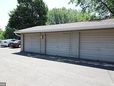 1025 Smetana Rd #2 — Photo 22