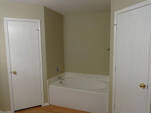 5th image of 840 Meadowlark Dr