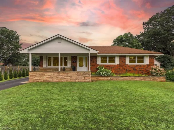 25 Charles St, Norfolk County, ON N3Y 1Z5