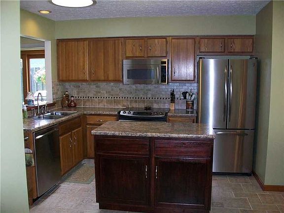 3rd image of 6885 Scotia Ct