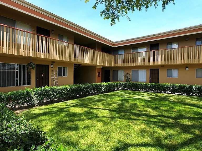 Village Green Apartment Homes — Photo 1