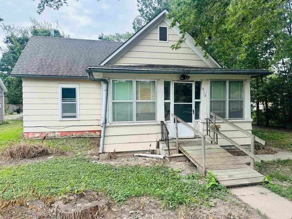 413 S Saint Joseph Ave, Hastings, NE 68901