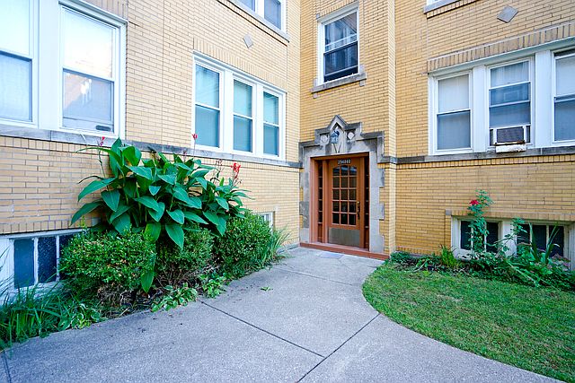 1st image of 2948 N Laramie Ave #7