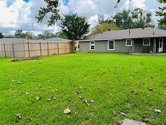 3rd image of 408 Arlington Dr
