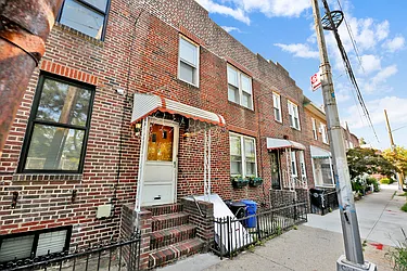 27 Dahlgreen Place