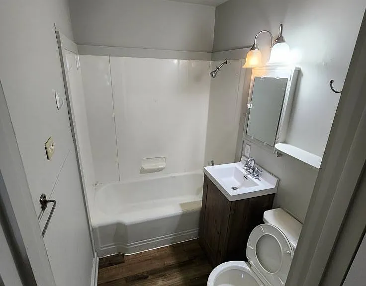 112 S Orchard St — Photo 5