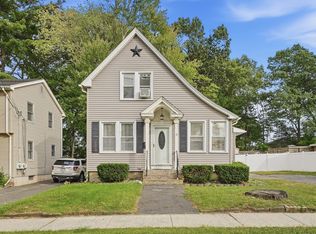 11 Garrity St, Chicopee, MA 01020