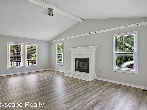 4th image of 3012 Sand Hills Dr