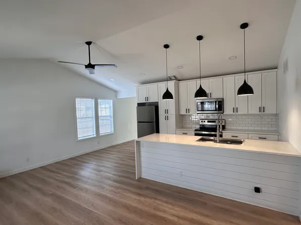 302 Candy Dr, Converse, TX 78109