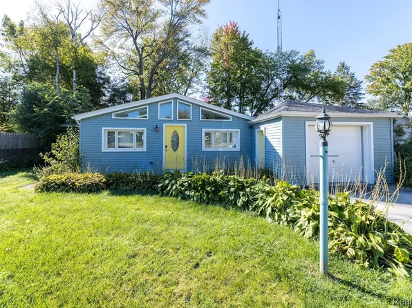 7454 Aspen Rd, Lexington, MI 48450