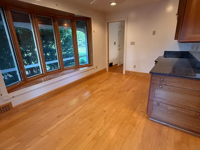 3710 Forest Grove Dr — Photo 3