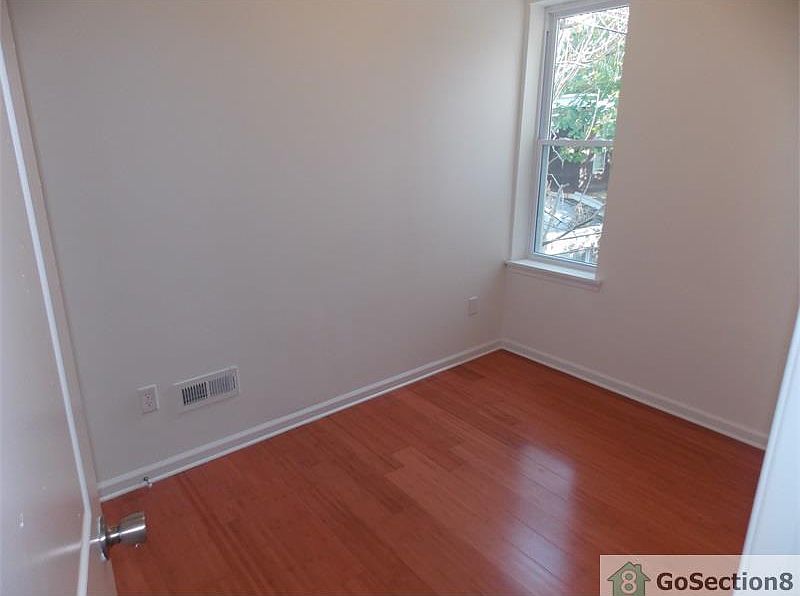 1st image of 2410 W Berks St