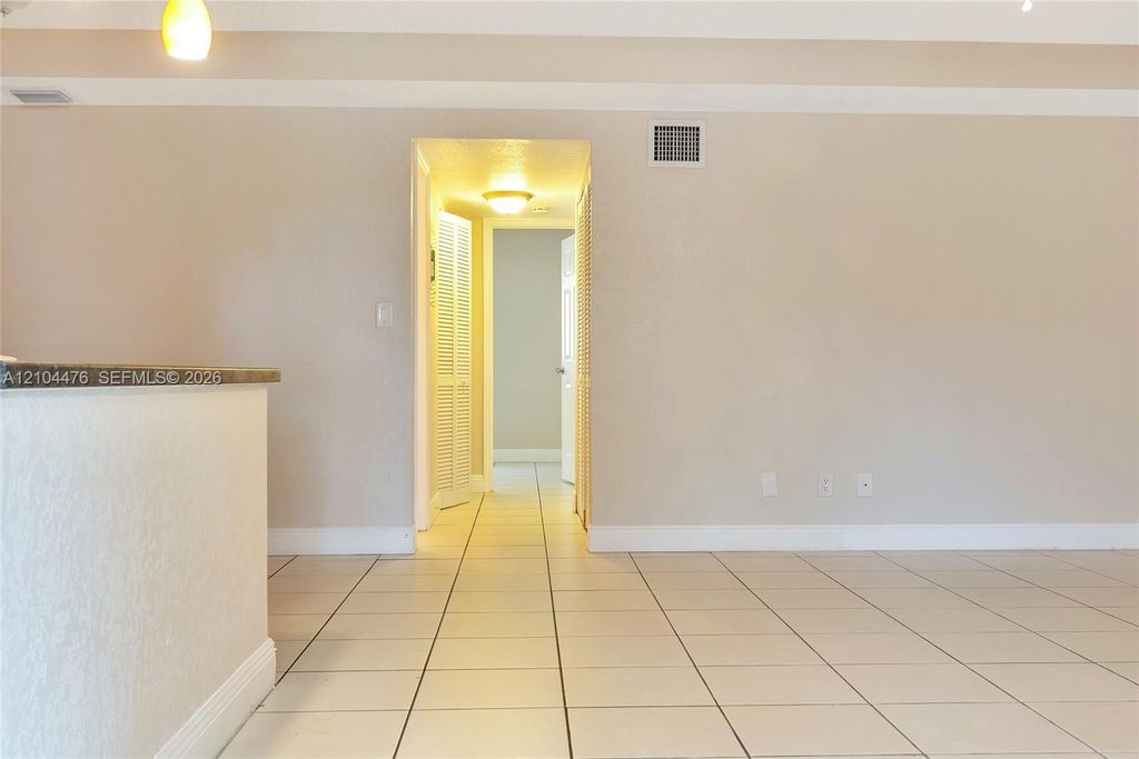 1205 S Flagler Ave APT 403, photo 3