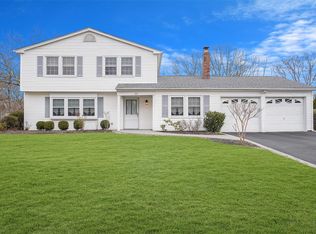 25 Westbrook Rd, Coram, NY 11727