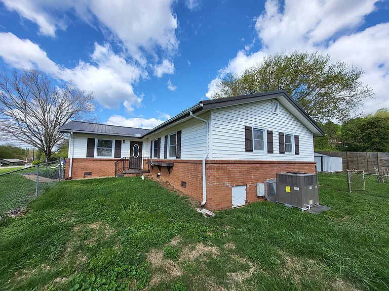 305 Smoky View Rd — Photo 3