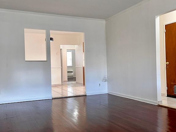 4th image of 1225 E 92nd St #1