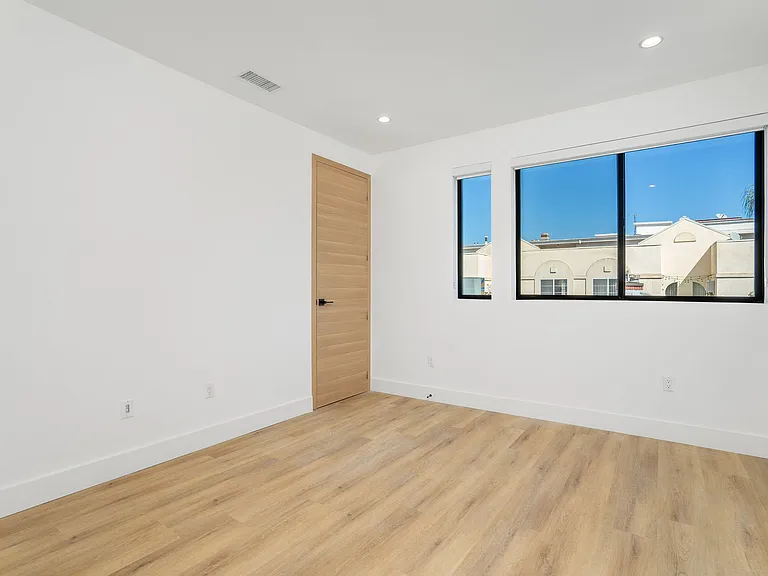 111 N Orlando Ave #1/2 — Photo 5