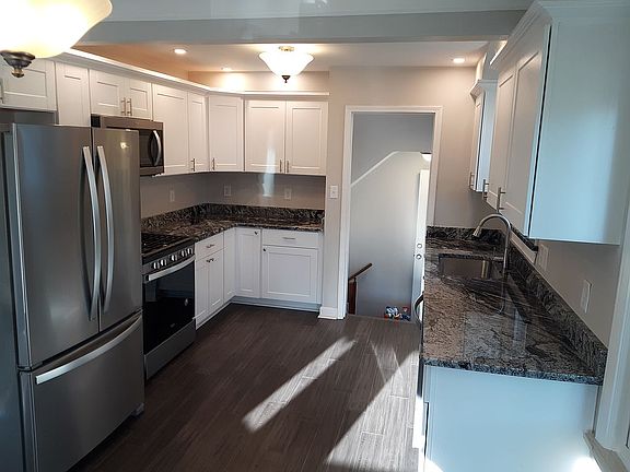 4th image of 7711 Weddel St