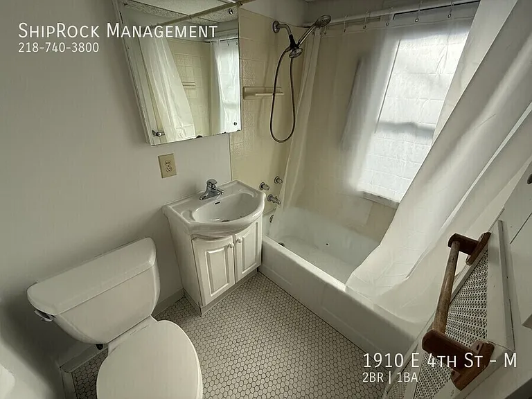 1910 E 4th St #M — Photo 11