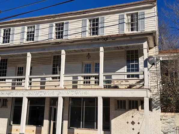 622 Front St, Lovingston, VA 22949