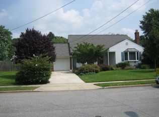 35 Sycamore Dr, Burlington, NJ 08016