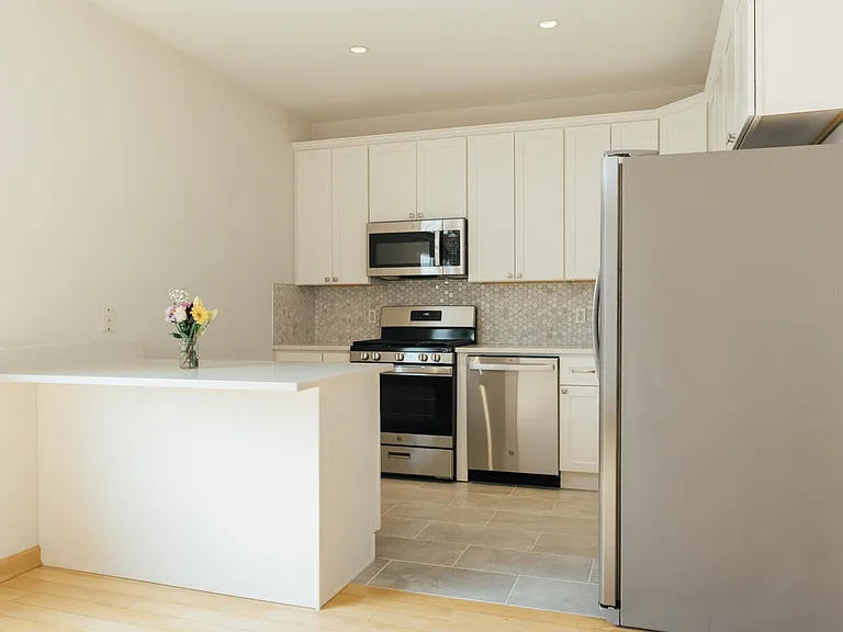 30 Park Ave #1 — Photo 11