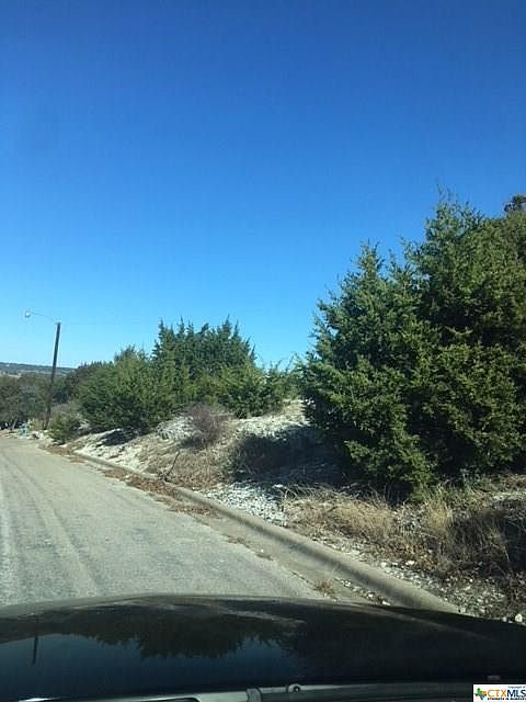 2nd image of 823 Cliffside Dr