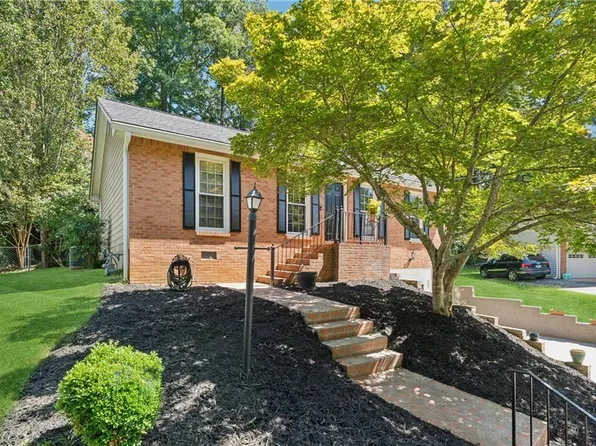 3238 Valaire Dr, Decatur, GA 30033