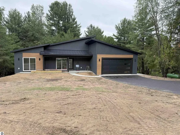 9769 Cushman Ct #20, Williamsburg, MI 49690