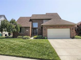 35581 Brooke Ct, New Baltimore, MI 48047