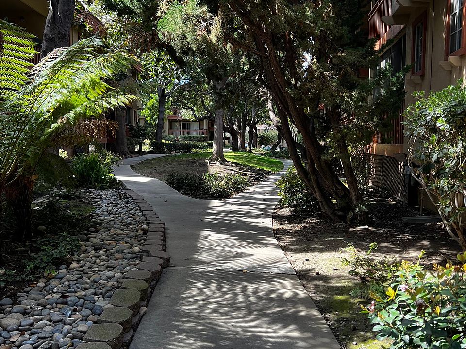 1st image of 1089 Alta Mira Dr APT B