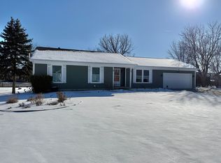 326 Alfred Dr, Sycamore, IL 60178