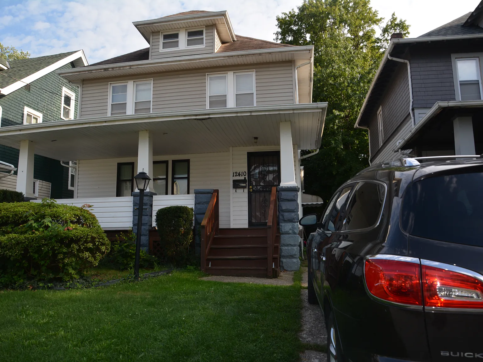 3 bed, 2214 sqft, $925 — Photo 2