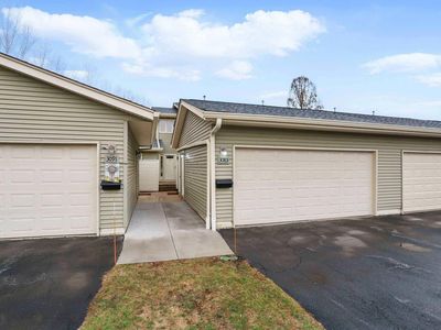 3085 Parkwild Dr, Bettendorf, IA, 52722