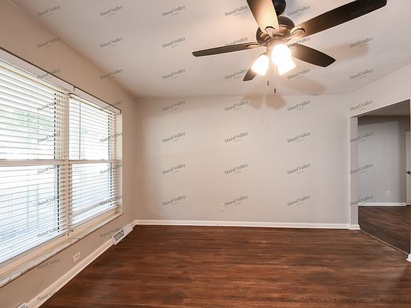 4th image of 390 Paul Ave