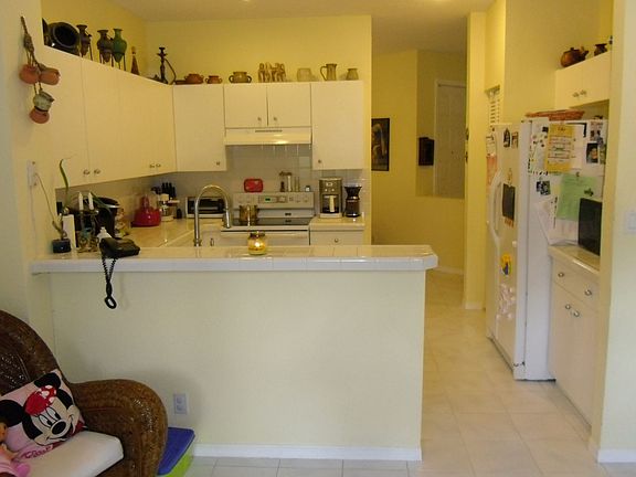 OPEN KITCHEN - LIGHT & BRIGHT