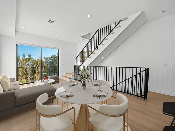 2nd image of 13843 Burbank Blvd #2