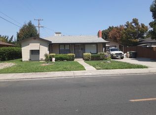 1021 W 4th St, Ripon, CA 95366