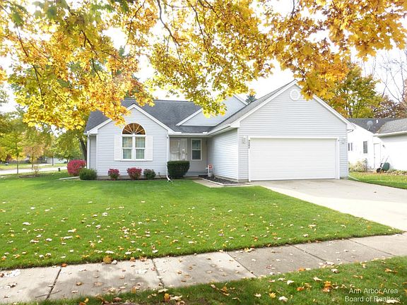 2nd image of 587 Berkshire Dr